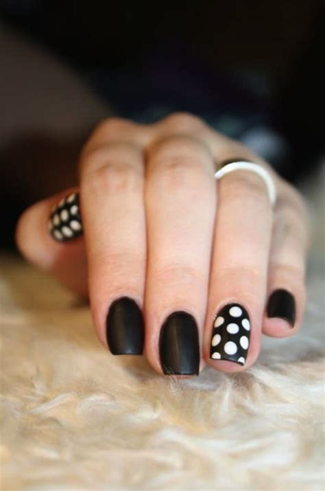 25 Creative Black And White Nail Design Ideas