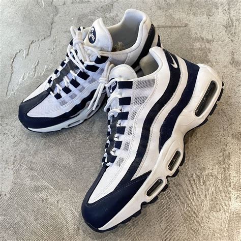 Nike Air Max 95 Essential Yankees Whitenavy ナイキ エア マックス 95 エッセンシャル ヤンキース ホワイトネイビー Ci3705 400