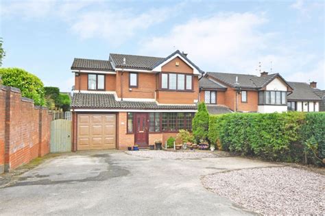 4 Bed Detached House For Sale In Silverstone Crescent Packmoor Stoke