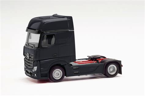 Herpa Mercedes Benz Actros Gigaspace Zugmaschine