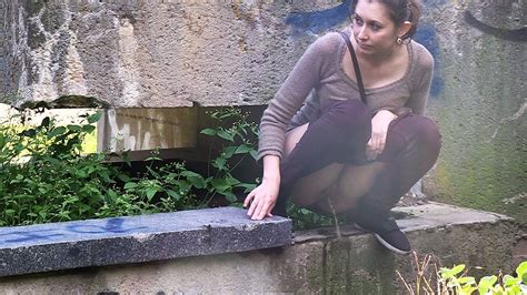 Free Outdoor Pee Porn Videos Xhamster