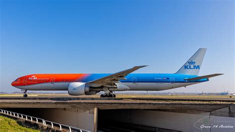 Klm B A Klm Boeing Er In Orange Pride Livery Tax Flickr