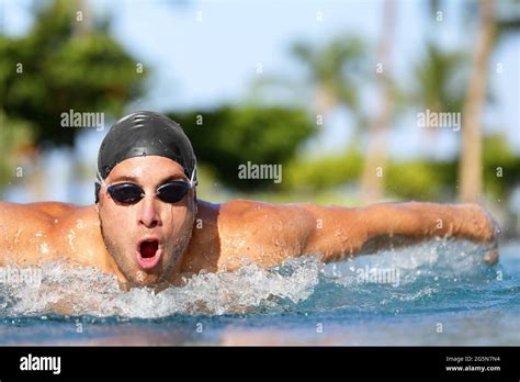 Hombre Nadador Atleta Nadando Mariposa Accidente Cerebrovascular