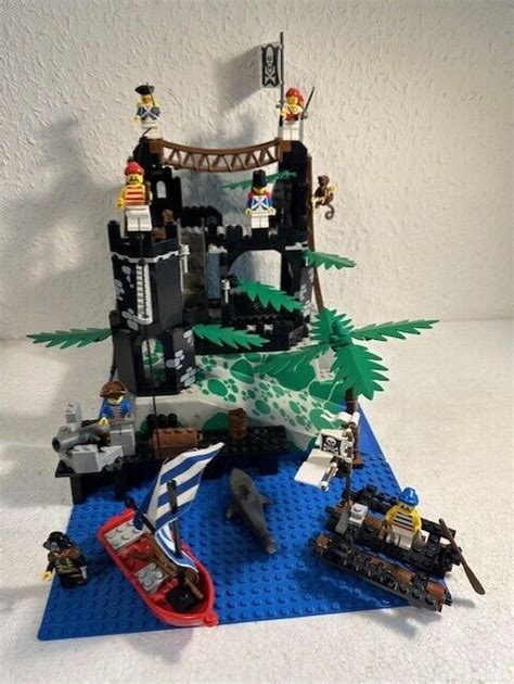 Lego Rock Island Refuge With Ba Pirates Ebay