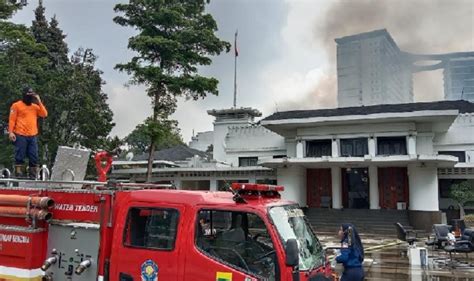 Kebakaran Balai Kota Bandung Pekerja Diamankan Diduga Penyebab