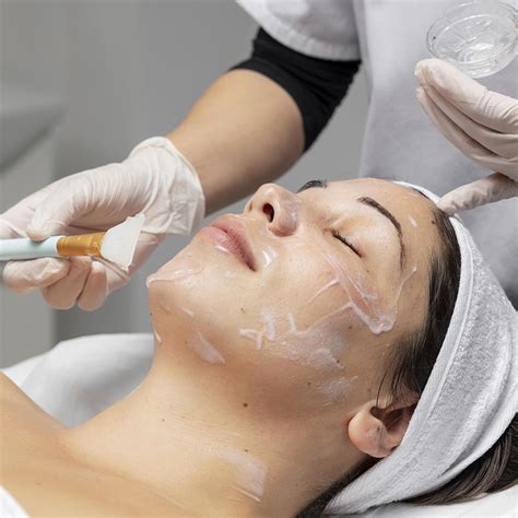 Peeling De ácido Retinoico Blua Clinic