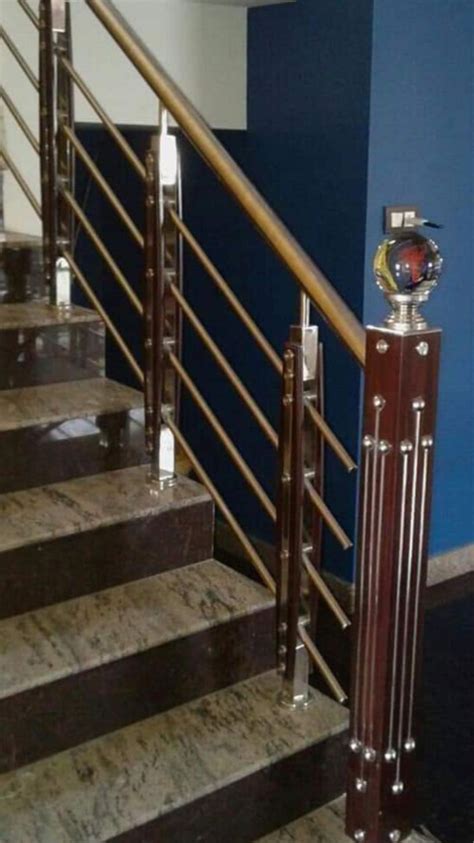 Silver Bar Stainless Steel Indoor Railing Greater Noida Mounting Type