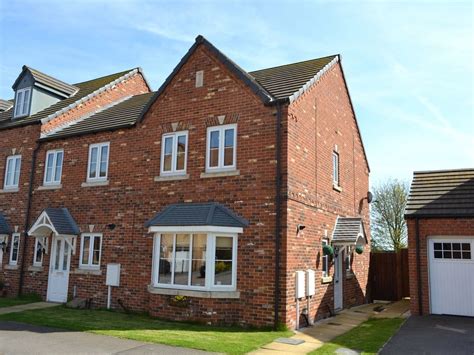 3 Bed End Terrace House To Rent In Fusilier Way Kirton Lindsey