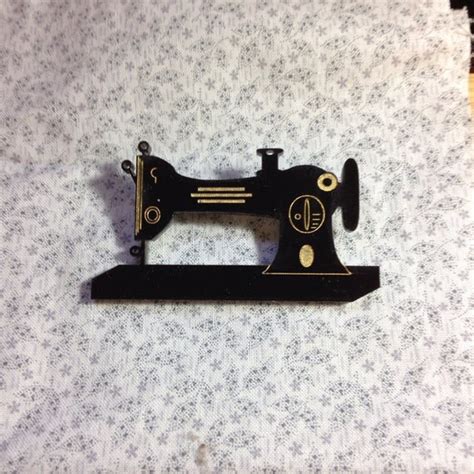 Vintage Sewing Machine Pin Brooch