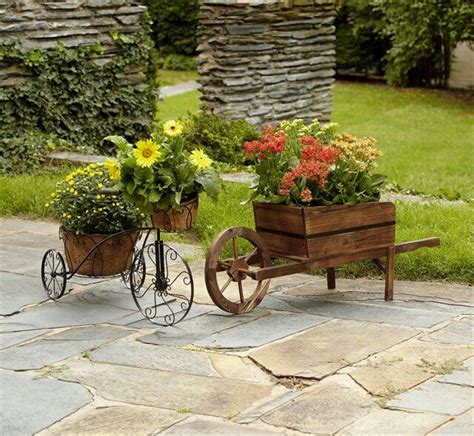 10 Diy Wooden Wheelbarrow Planter