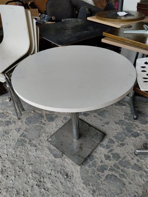 round white table - Unearth Store