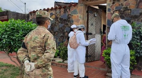 Rastrillaje cruceño entrega medicamentos a personas que presentan más