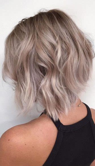 25 Wavy Bob Hairstyles For The Warm Season Ash Blonde Wavy Bob