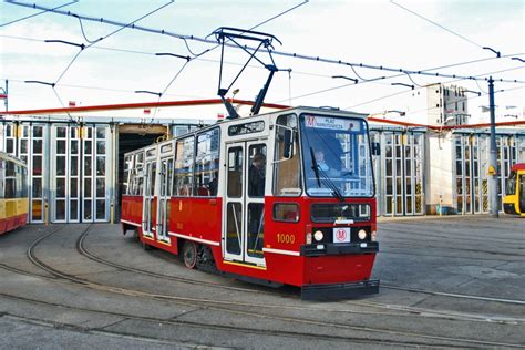 Zabytkowy tramwaj Warszawa Wybierz się na świąteczną przejażdżkę