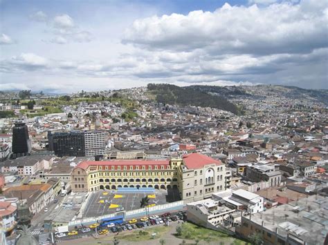 Quito Travel Guide - Go Backpacking