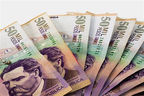 Billetes Colombianos Banco De Fotos E Imágenes De Stock Istock