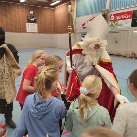 Nikolaus Besuch 2022 Bildergalerien Handball Sportangebot SC