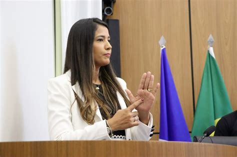 Vereador Eudes Assis homenageia Débora Guedes em Sessão Solene alusiva