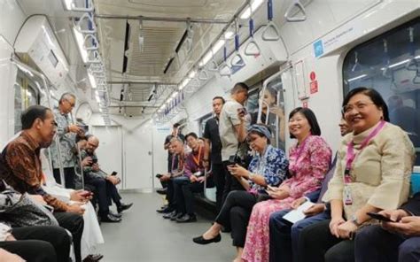 Punya Ketepatan Waktu 99 9 Persen MRT Jadi Official Transportation