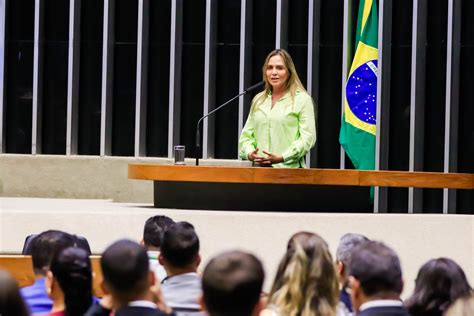 Deputados Homenageiam Policiais Civis Do Df Que Elucidaram Chacina