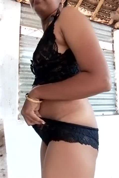 Indian Tamil Wife Disrobe Free Indian Tamil Porn Vid