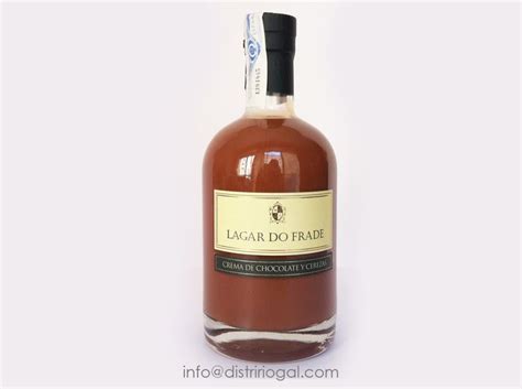 Lagar do Frade Crema de chocolate con cereza Rosé wine bottle Wine