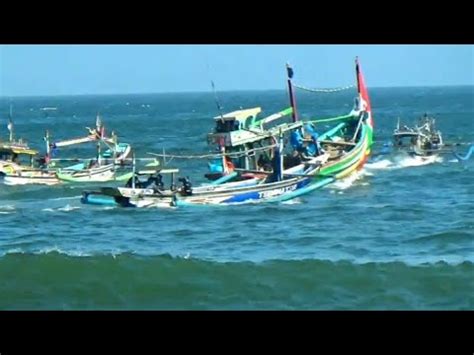 Pakesan Pantai Puger Selasa Di Tengah Plawangan Dengan Angin