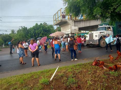 Toman La Carretera Internacional Padres De Familia De Secundaria En Mazatlán Exigen Que El