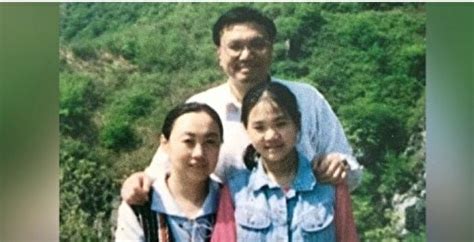 Li Keqiang Family Photo Circulates, Raising Questions About His Death ...