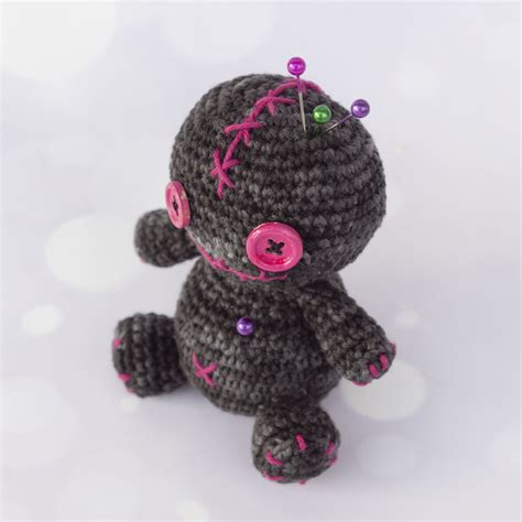 Voodoo dolls: Crochet pattern | Ribblr