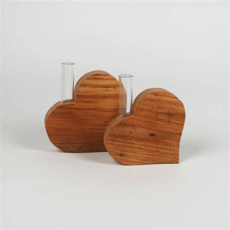 Holzherz Aus Altholz Mit Vase Hinum Und Herum Altholzdeko Wooden