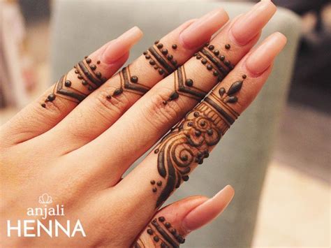 Simple Henna Finger Designs