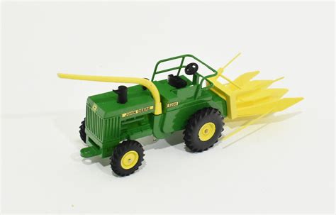 1 64 John Deere 5200 Self Propelled Forage Harvester With Rear Wheel