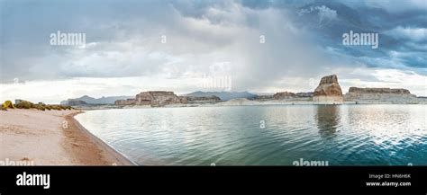 Lone Rock Beach With Lone Rock Lake Powell Utah Usa Stock Photo Alamy