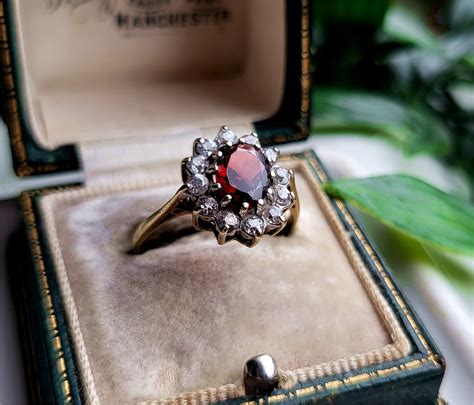 CLASSIC Vintage 9ct Gold Garnet White Topaz Cluster Ring Gold Garnet