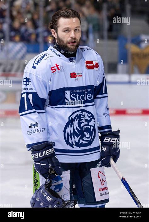 Tyler Sheehy Straubing Tigers 71 Bei Den Starting Six EHC Red Bull