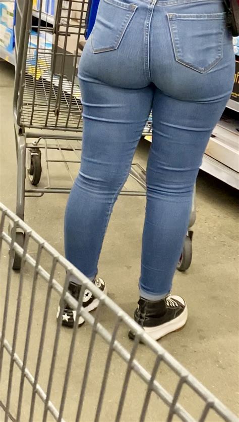 Had To Cap This Banging Latina Walmart OC Tight Jeans Forum