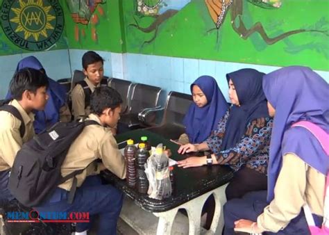 Cegah Putus Sekolah Dan Ajarkan Sedekah Smp Muhammadiyah Terapkan