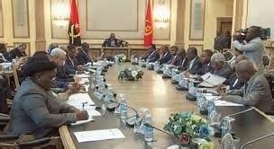 Angola Funcionários públicos pouco convencidos anúncio de aumento