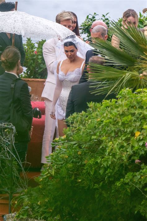 Galerie Foto Kourtney Kardashian I Travis Barker Primele Imagini De