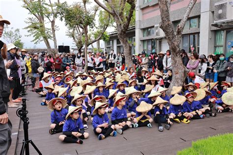 越辦越起勁 羅東鎮立幼兒園~愛稻永遠「親子插秧」【影音新聞】 葛瑪蘭新聞網