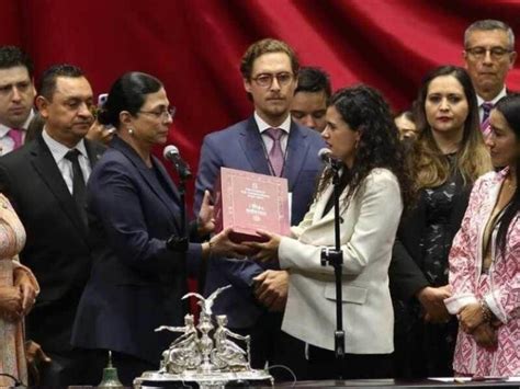 Luisa María Entrega Documento De Quinto Informe