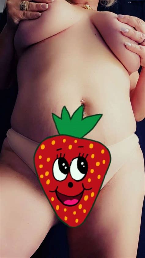 PETIT MINOU A LA FRAISE CULOTTE 3 PHOTOS ET MINI VIDÉO ENVOI