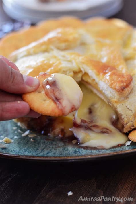 How To Make Baked Brie In Puff Pastry En Croute Amiras Pantry