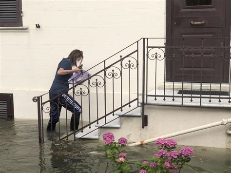 Si rompe un tubo mezza città senzacqua