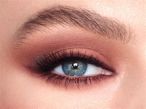 Discover Glowing And Pink Eyeshadow Looks Using 1 Magical Palette