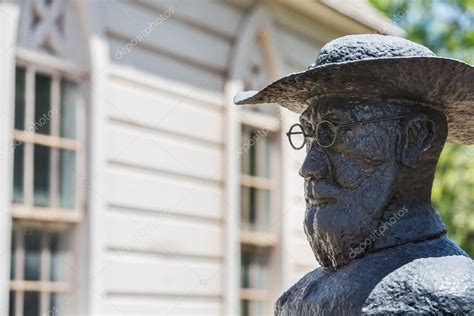 Father Damien Statue — Stock Photo © creatista #68332661