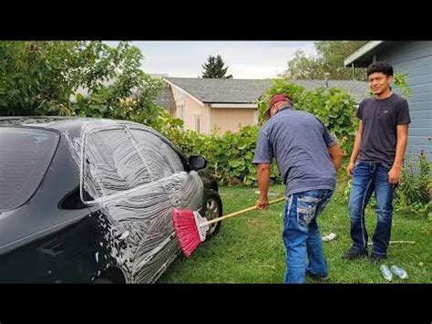 Enseñando AMI Hijo Como lavar el carro Muy rápido y fácil miren amig s