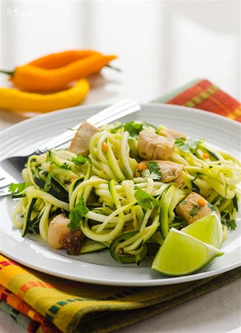 Fideos de Calabacín con Pollo Cilantro y Lima