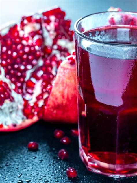 बिना जूसर के ऐसे बनाएं अनार का जूस How To Make Pomegranate Juice